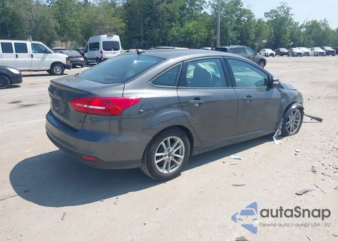 2016 Ford Focus Se z USA, uszkodzony, nr VIN 1FADP3F21GL334804